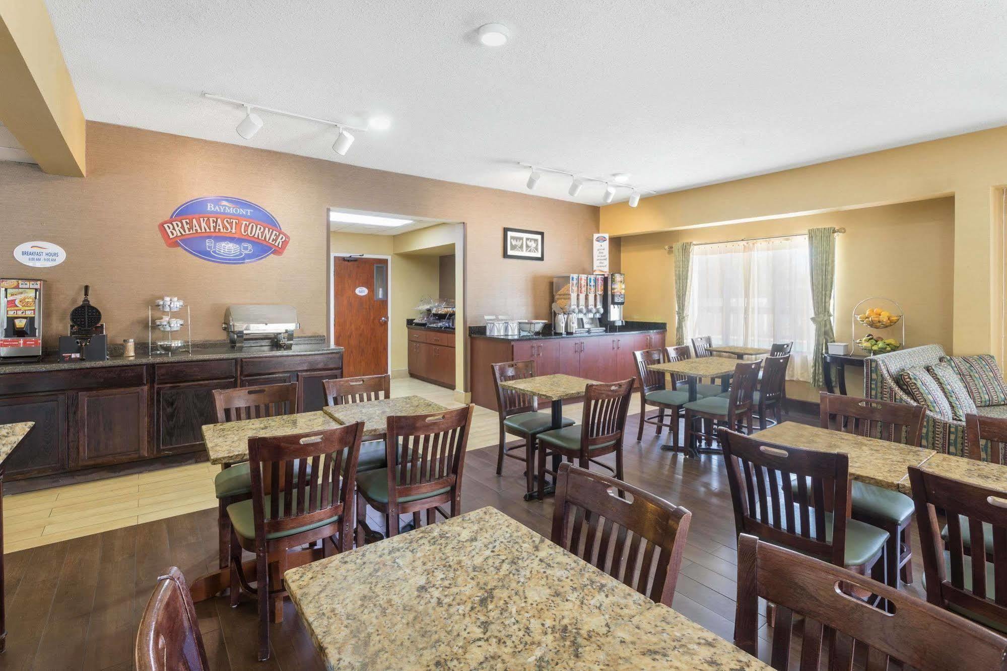 Hotel Baymont by Wyndham Orangeburg North Exterior foto