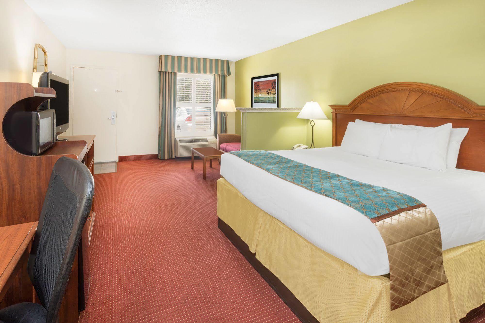 Hotel Baymont by Wyndham Orangeburg North Exterior foto