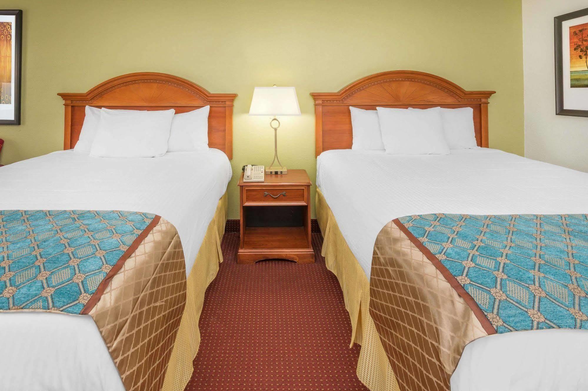 Hotel Baymont by Wyndham Orangeburg North Exterior foto
