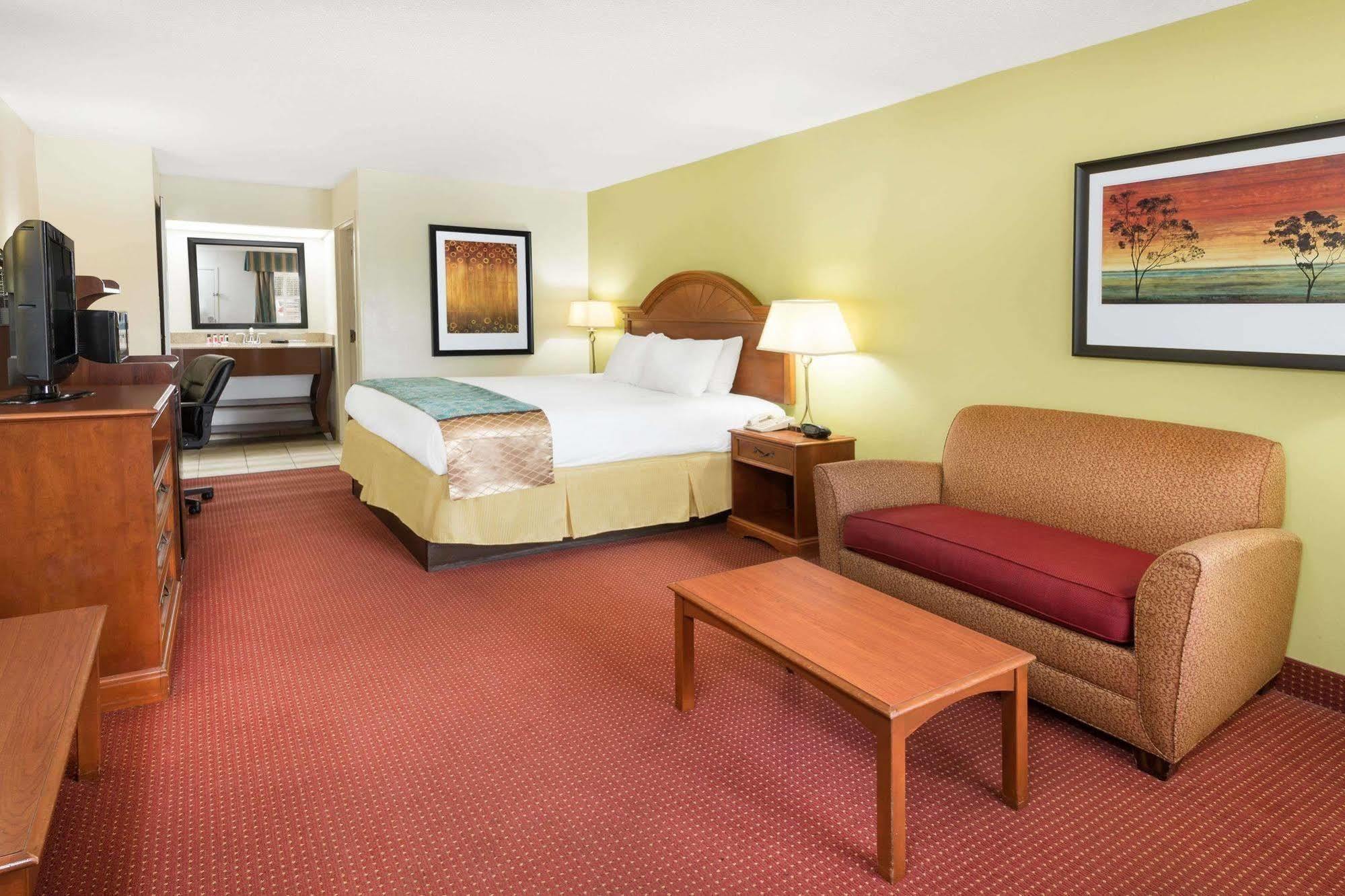 Hotel Baymont by Wyndham Orangeburg North Exterior foto