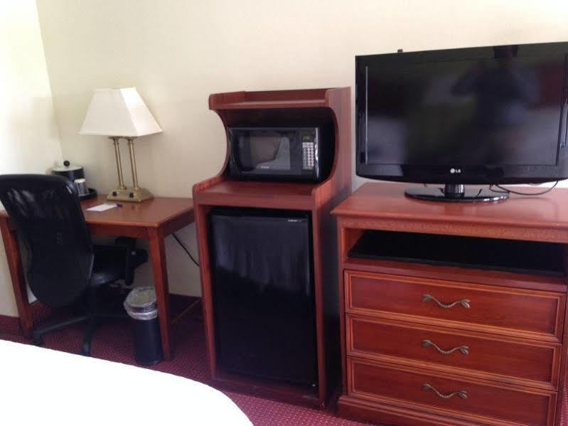 Hotel Baymont by Wyndham Orangeburg North Exterior foto